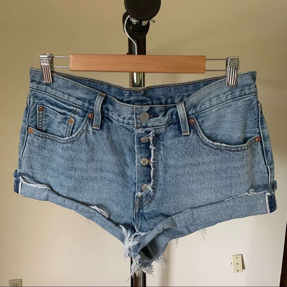 Levi’s 501 Jean Shorts 29
